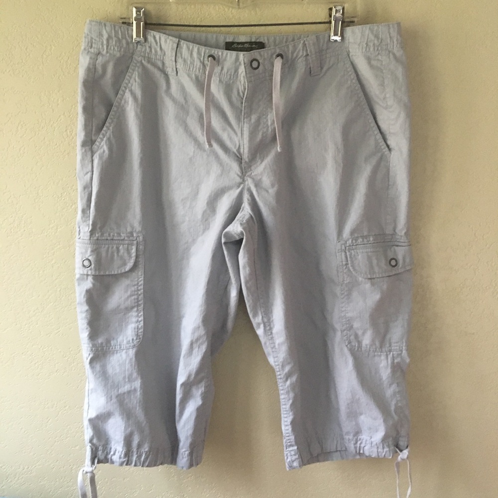 SZ16 EDDIE BAUER COTTON 6 POCKET LIGHTWEIGHT GRAY SELF BELTED CAPRIS